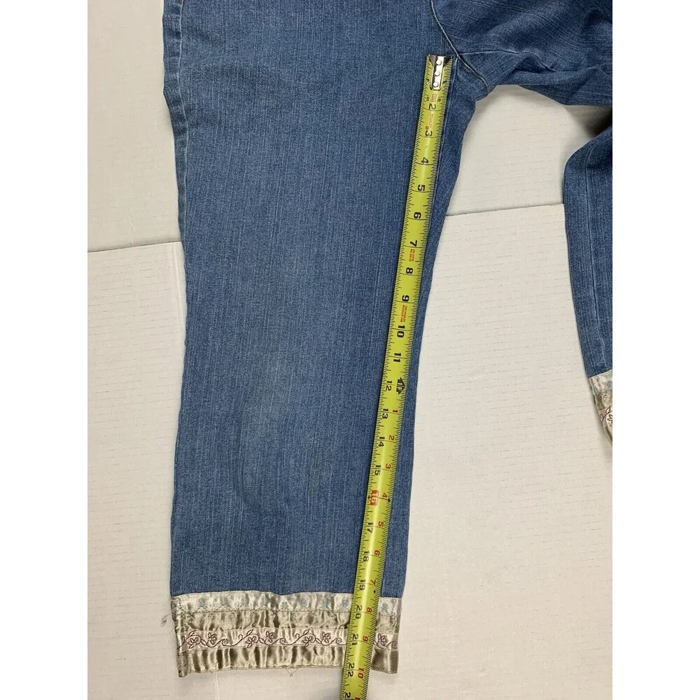 Susan Bristol Women 6 Capri Denim Pants Blue Embroidered Beaded Stretch W29 L22